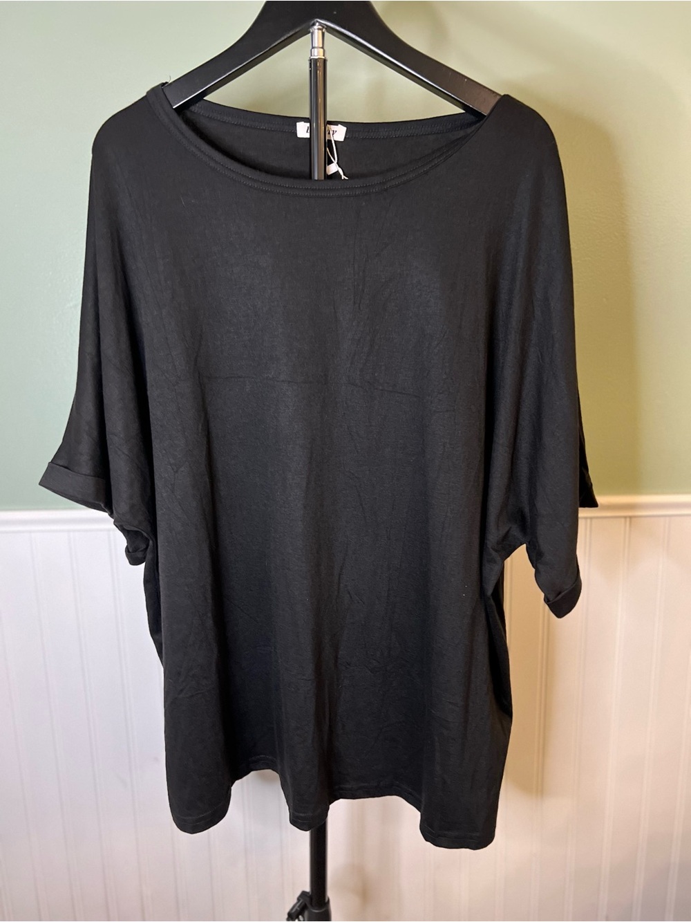 NEW With Tag- Buauty Women's Black Relaxed Short Sleeve Top. Size L